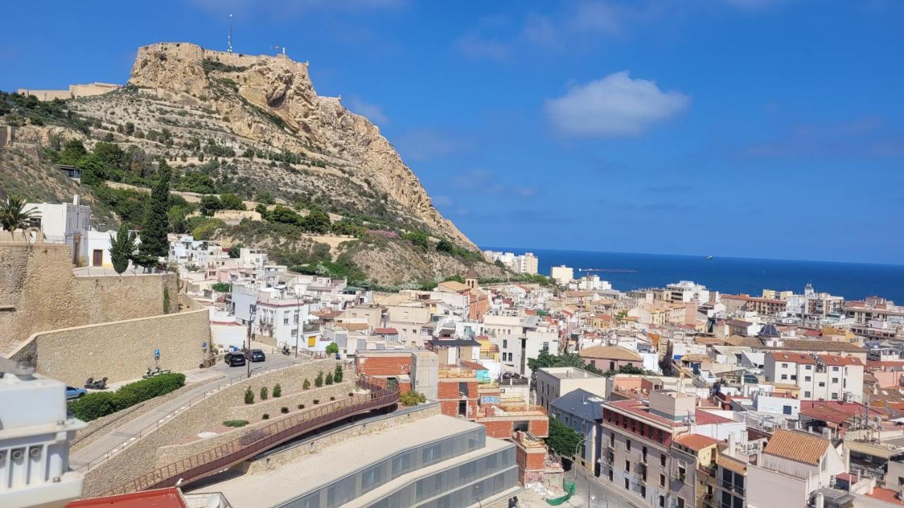 Corazon De Alicante Con Vistas Al Mar Y Al Castillo Zewnętrze zdjęcie