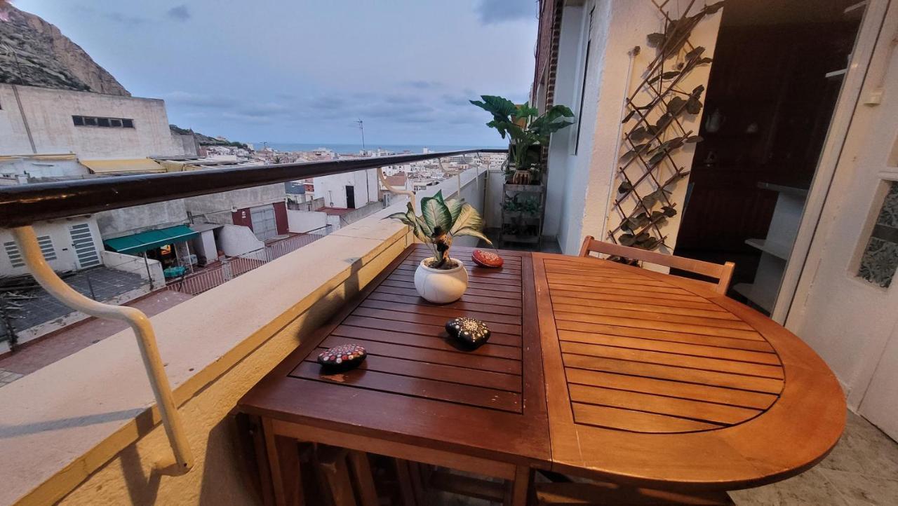Corazon De Alicante Con Vistas Al Mar Y Al Castillo Zewnętrze zdjęcie